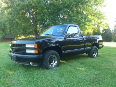 1990 Chevy 454SS pickup with 12,976 miles
