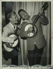 1956 Press Photo Television's Tennessee Ernie Ford Playing Banjo with Friend picture