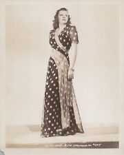 Rita Hayworth (1940s) Stylish Pose - Hollywood beauty Vintage Movie Photo K 76 picture