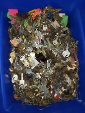 (1) ONE POUND LB LOT USED OLD CAR KEYS LOCKS NOS UNCUT FOBS KEYCHAINS SKELETON picture