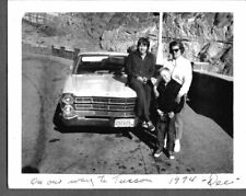 VINTAGE PHOTOGRAPH FORD CAR/AUTO GIRLS/BOYS FASHION DAM NEVADA ARIZONA OLD PHOTO picture