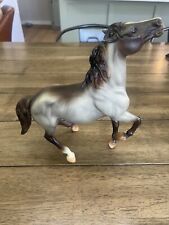 Vintage 95’ Breyer Grullo Horse Rarin’ To Go Semi Rearing Mustang No. 896 MINT picture