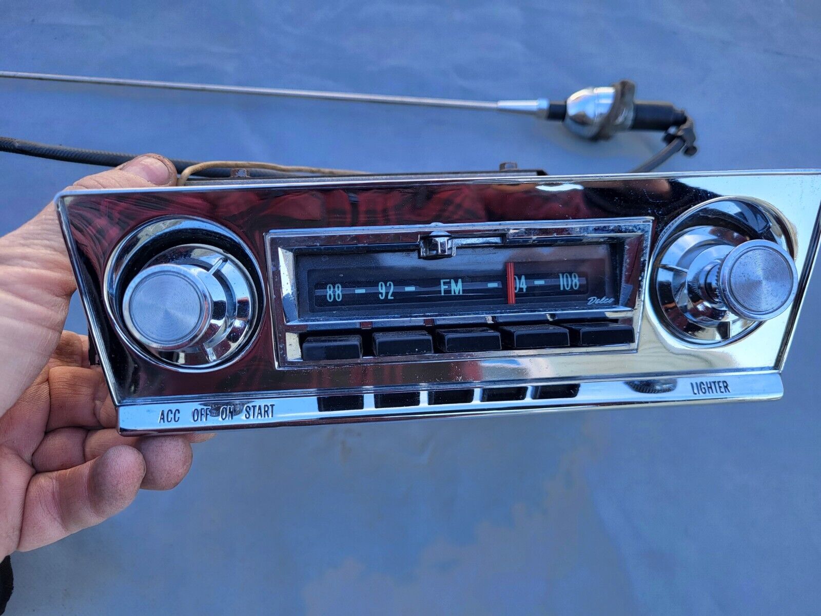 1965 1966 Chevrolet Corvair Factory AM-FM Radio 986118 with speaker and antenna