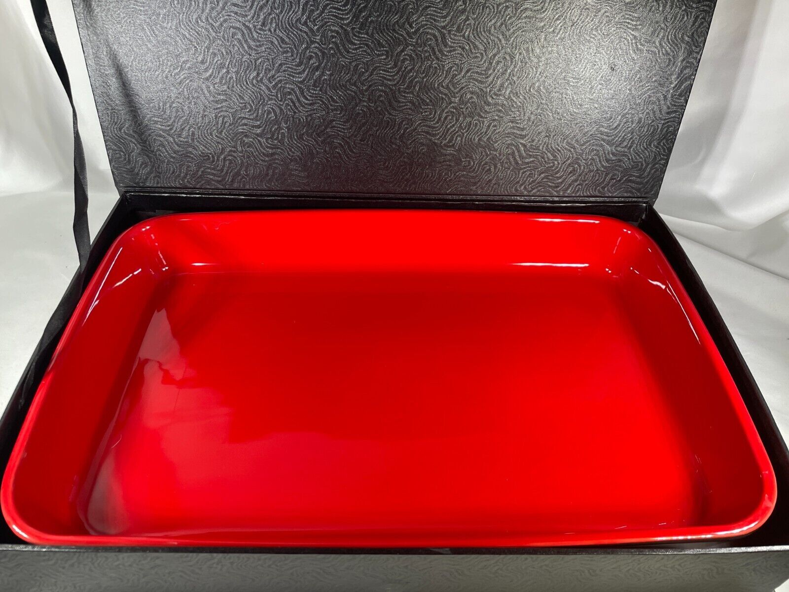 Exquisite Black & Red Serving Tray - Elegant Design, Glossy Finish, Perfect for