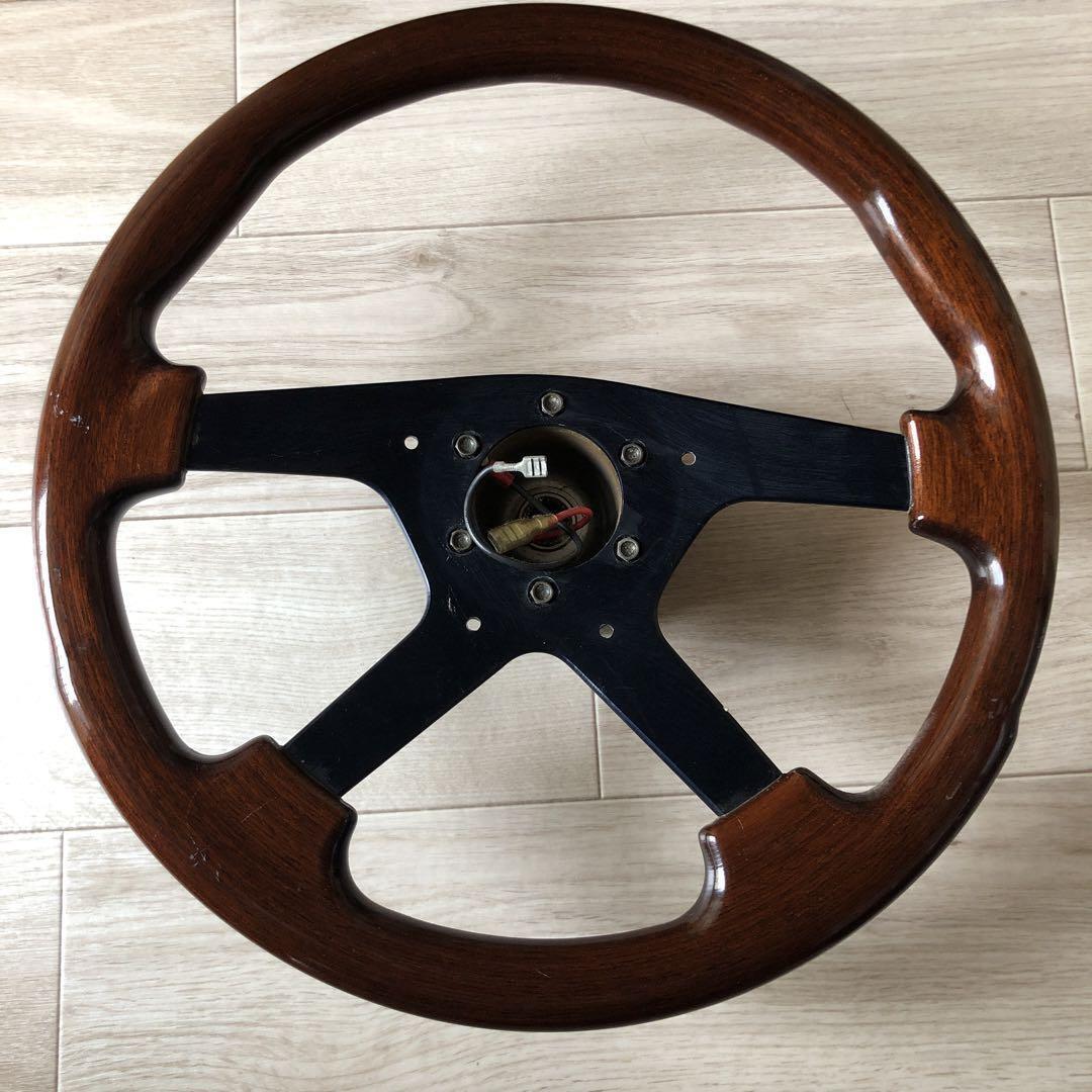 Momo Steering Wheel Wood Grain Front