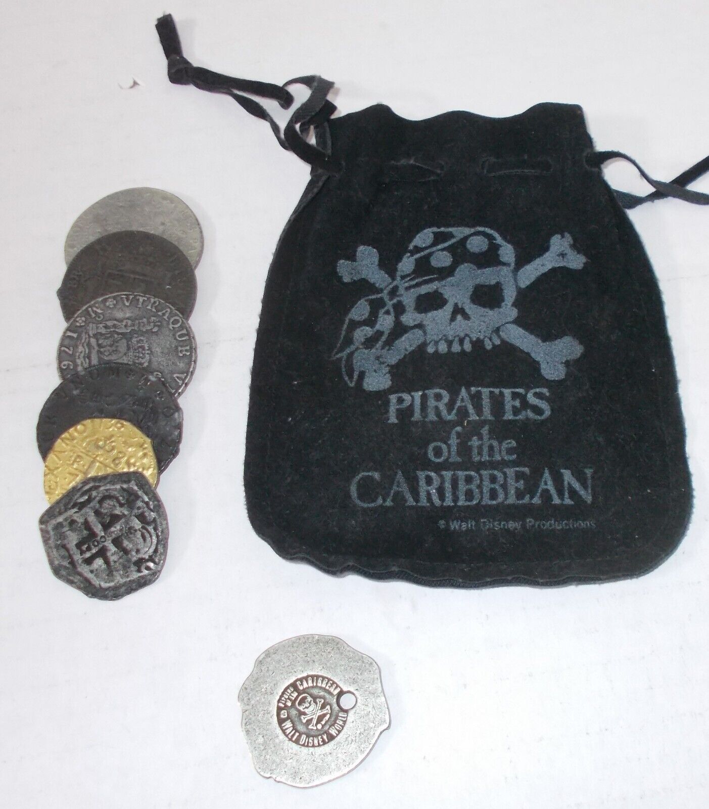 PIRATES OF THE CARIBBEAN DOUBLOON SET TREASURE COIN POUCH RARE EARLY DISNEYWORLD