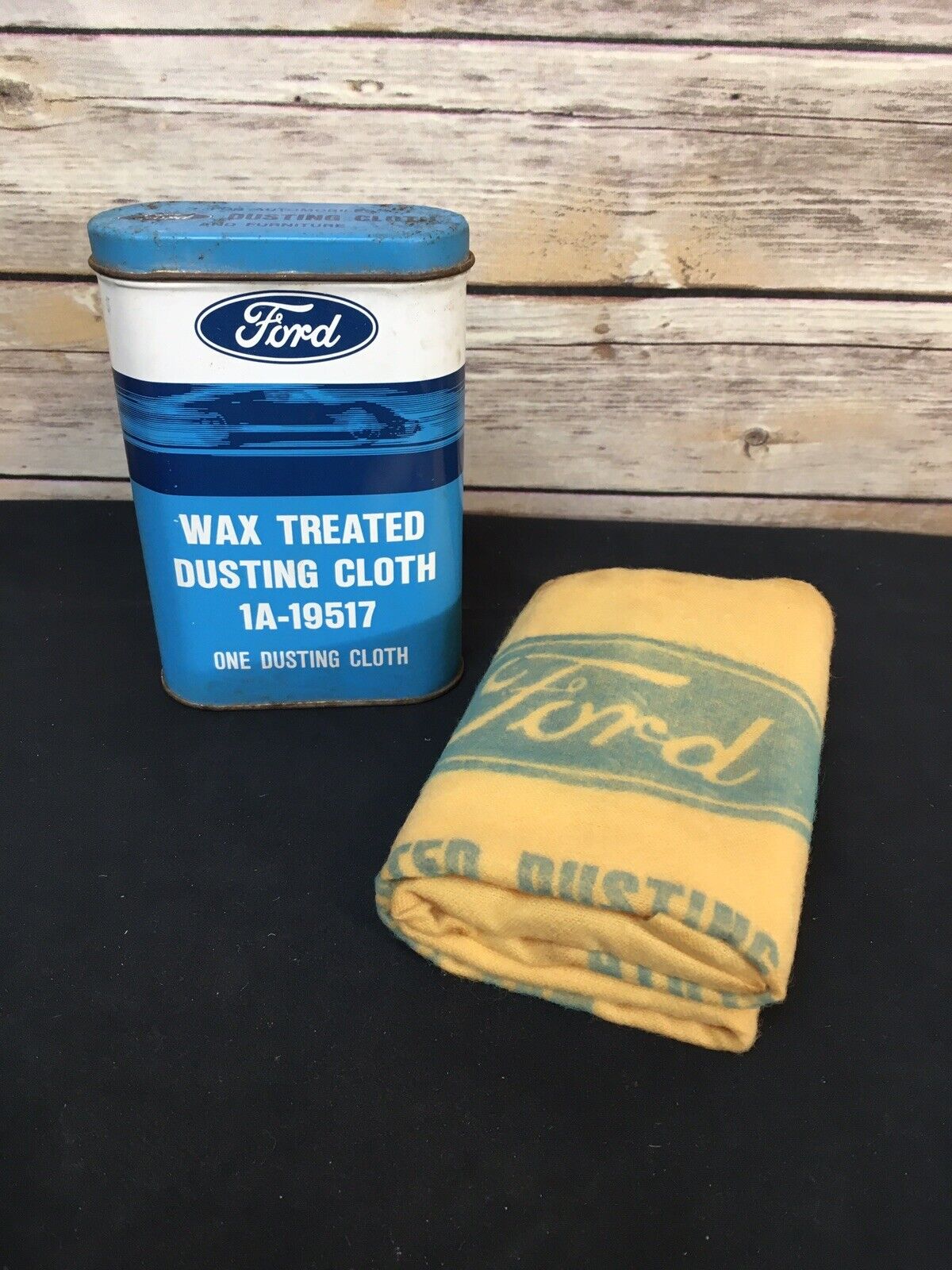 Vintage 1960\'s - 70\'s Ford Wax Treated Dusting Cloth 1A-19517 Tin & Cloth NOS
