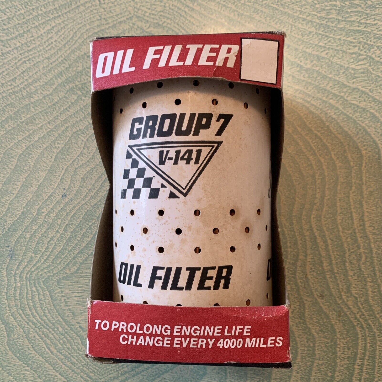 Chevrolet/ Studebaker . Group 7 Oil Filter.