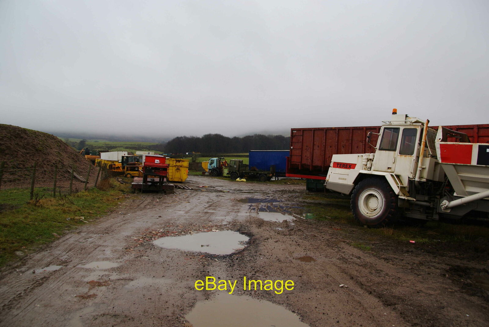 Photo 6x4 An accumulation of vehicles at Old Barn Farm Lane Ends It was a c2011