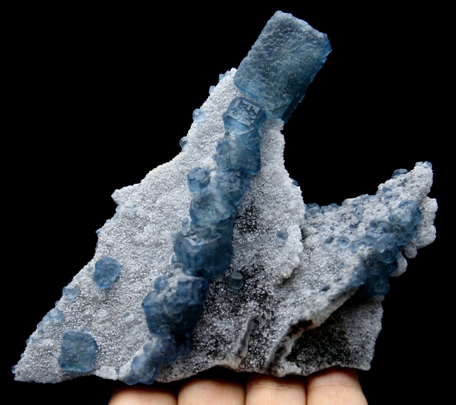 169.6g  Rare Transparent Blue Cube Crystal Mineral Specimen/China   Y00994