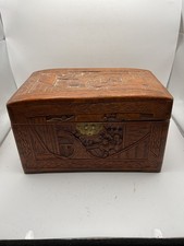 Vintage Hand Carved Wooden Jewelry / Keepsake Box – Relief Figural Scene picture