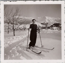 France, ski near l'Hotel du Mont d'Arbois Original vintage print  picture