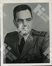 1945 Portrait of Lieutenant Commander Joseph T. O'Callahan in military uniform picture