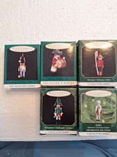 LOT OF  5  VINTAGE HALLMARK MINI ORNAMENTS  CLOTHESPIN SOLDIERS 95 ,96,97,00HMM2 picture