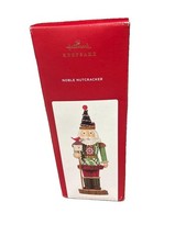 2021 Hallmark Keepsake Noble Nutcracker Christmas Table Decoration 3rd picture