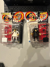 DC Direct MAD Spy vs Spy Fully Poseable White & Black Spy Figures 2-Pack picture