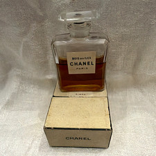 Vintage Chanel 'Bois des Îles' Extrait de Parfum in original box picture