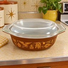 Vintage Pyrex Early American 1 1/2 Quart Oval Cinderella Casserole Dish w/ Lid picture