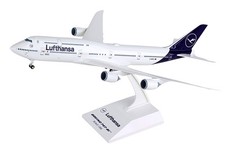 Skymarks SKR1040 Lufthansa Boeing 747-8 Brandenburg D-ABYA Desk 1/200 Jet Model picture