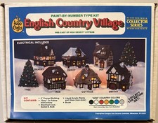 Vintage Wee Crafts Christmas Village Kings Inn 21580 Painted Finished Boxed picture