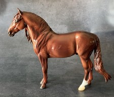 Breyer Straight Bet 2018 Breyerfest SR Glossy Chestnut Duende 1,600 Made picture