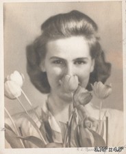 1944 WWII Sweetheart Pretty Woman Tulips Glamour Artistic VINTAGE PHOTO picture