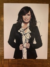 Marie Osmond Autograph 8x10 Photo picture