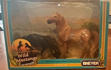 Breyer America’s Wild Mustangs Horse Figurine Set No. 7501821 Plastic picture