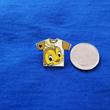DLR Disney 2011 Hidden Mickey Series - T-Shirt Collection - Pinocchio Cleo Pin picture