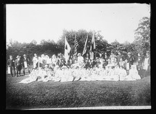 Shanghai China 1918 Red Cross workers at Arnold home drive group photo picture