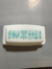 Vintage Pyrex Amish Butterprint Pattern 1/4 lb Covered Butter Dish and Lid picture