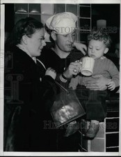 1940 Press Photo P.A. Sprague and family picture