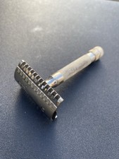 Vintage Eclipse Red Ring Razor Made In Sheffield - Pat No 380.958 picture