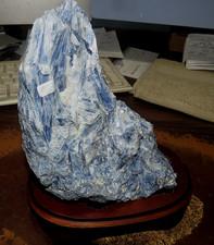 GORGEOUS HUGE 4.5 lb. SPECIMEN OF BLUE KYANITE IN A WOOD STAND picture