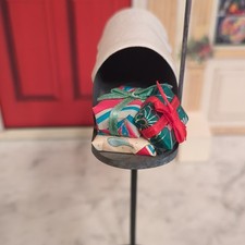 Vintage 1990's Byers Choice 8.5