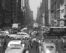 1946 New York City FIFTH AVENUE Busy Street Scene Photo  (228-Z) picture