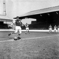 Brian Miller during training 1960s Historic Old Sports Photo picture