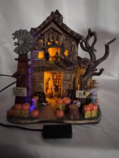 Lemax Spooky Town Creepy Barn #55222 — Retired 2005 Halloween Village Building picture