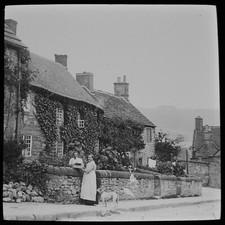 ANTIQUE Magic Lantern Slide WOMEN TAKING ACROSS COTTAGE WALL C1890 PHOTO picture