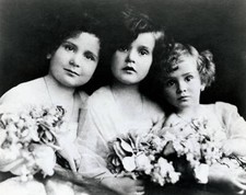 The Gabor Sisters (L R Magda Gabor Zsa Zsa Gabor Eva Gabor pose- 1923 Old Photo picture