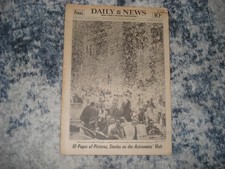DAILY NEWS AUGUST 14 1969 PARADE APOLLO 11 CREW Armstrong Aldrin Sharon Tate picture