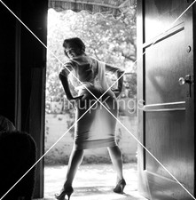 RARE Vintage 1950s 2.25 b/w 120 Negative Art Woman Mature Bonnie Logan 2 picture