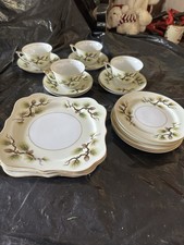 Vintage Narumi Shasta Pine Porcelain Pinecone Gold Gilt 30 Pieces picture