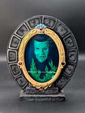 WDCC DISNEY VILLAINS MIRROR ON THE WALL, EVIL QUEEN MAGIC, RARE . picture
