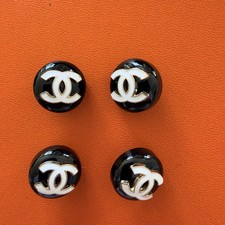Auth CHANEL Vintage-style set of 5 black and white buttons 18mm set of 4 picture