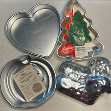 Lot 4 Vintage Wilton Holiday Cake Pans picture