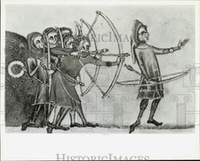 1978 Press Photo English Archers Train with Longbow, from Late 13th Century Book picture