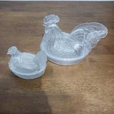 2 pc set Vintage Clear Rooster/Hen On Nest w/Split Tail 4 pc 9