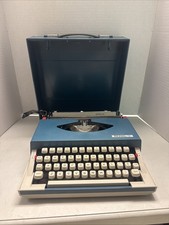 VINTAGE 1960’s. / 1970’s royal sprite manual typewriter blue white case works m7 picture