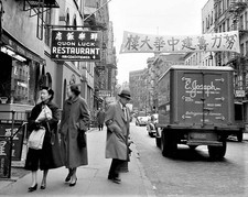 1950s CHINATOWN New York City STREET SCENE Photo (212-g) picture